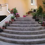 Lilian Apartments